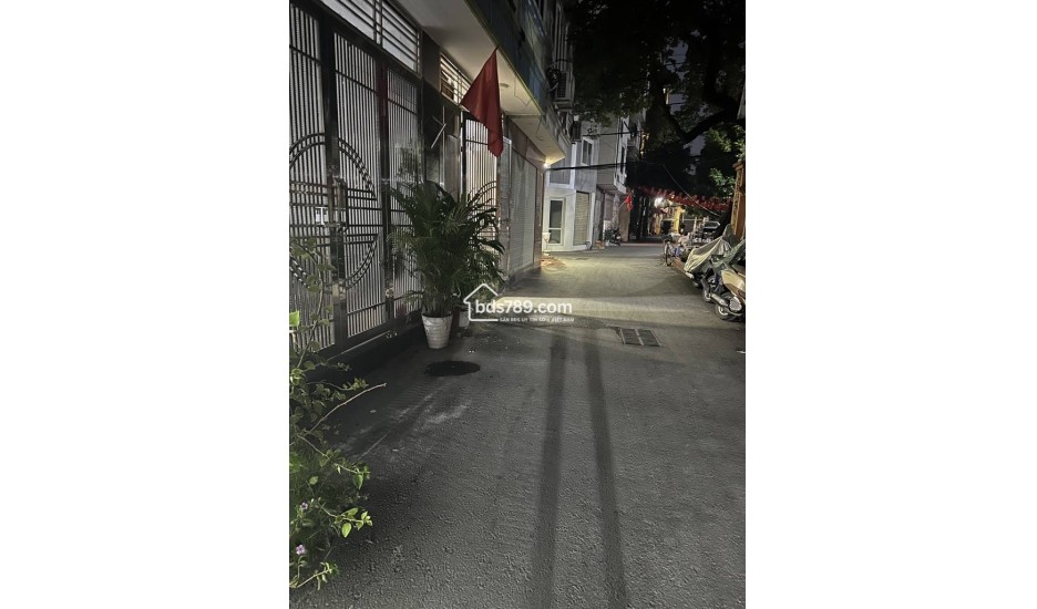 Bán nhà P. Kim Giang, HN, DT 41 m2,4 tầng, giá bán 9.6 tỷ DT/zalo 0981691509 để được xem nhà